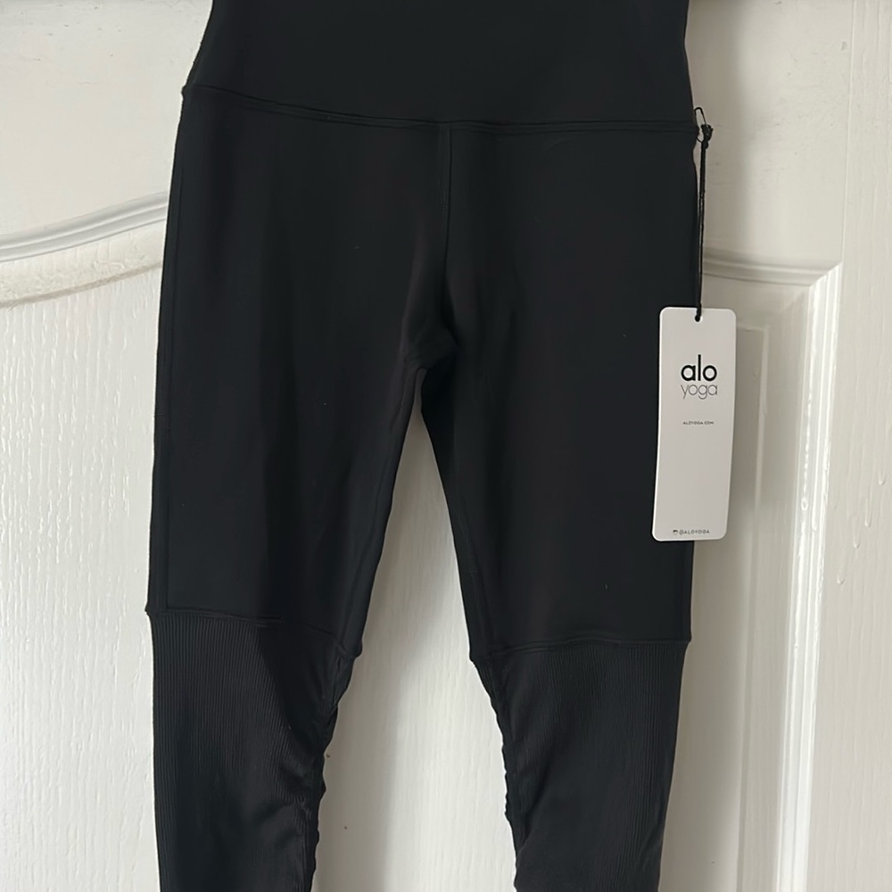 Alo Yoga Women’s Black Leggings